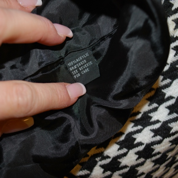 Houndstooth belted wrap coat from Eden Court - Picture 6 of 6